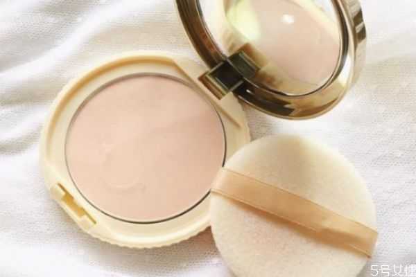 粉饼的粉扑怎么清洁？粉饼是按压式还是涂抹式