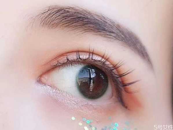 忘记带美瞳盒怎么办？没带护理液可以用什么代替