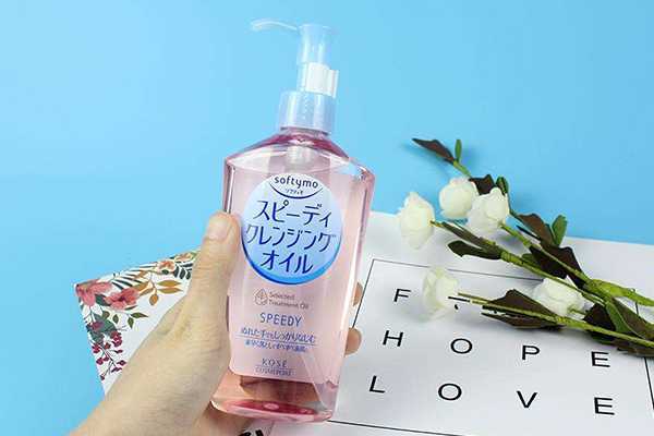 卸妆油用手还是化妆棉 卸妆油用手还是化妆棉