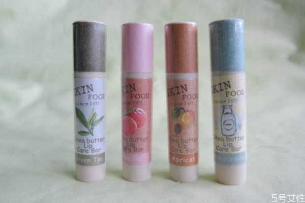 过期的唇膏涂了会怎样？护唇膏的主要作用