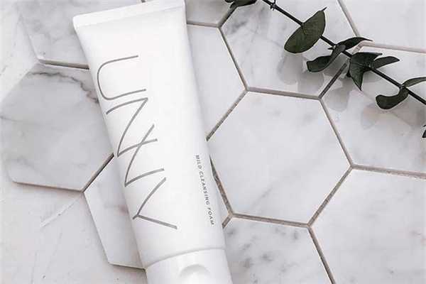 氨基酸洗面奶能去黑头吗？氨基酸洗面奶的功效和作用