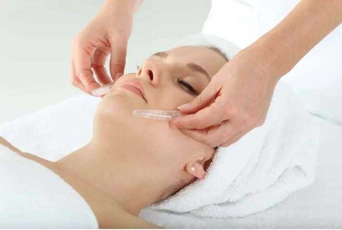 女生的腿为什么都很白?女的为什么比男的白 女生的腿为什么都很白?女的为什么比男的白