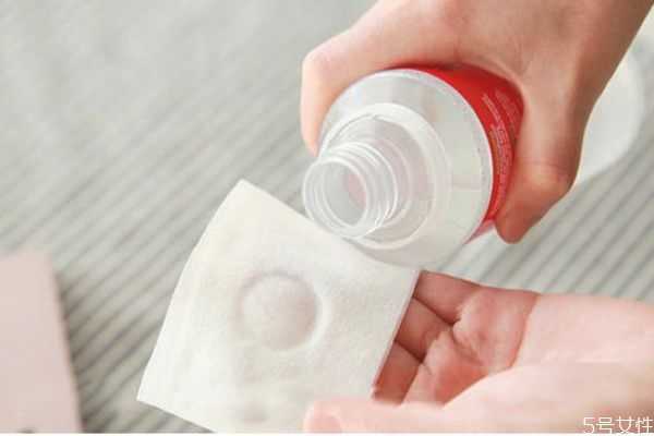 有水杨酸的护肤品用完会长痘痘吗?用水杨酸为啥还长痘 有水杨酸的护肤品用完会长痘痘吗?用水杨酸为啥还长痘