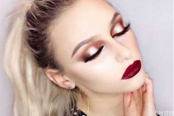 喝水口红不沾杯的方法是什么？口红不沾杯的技巧