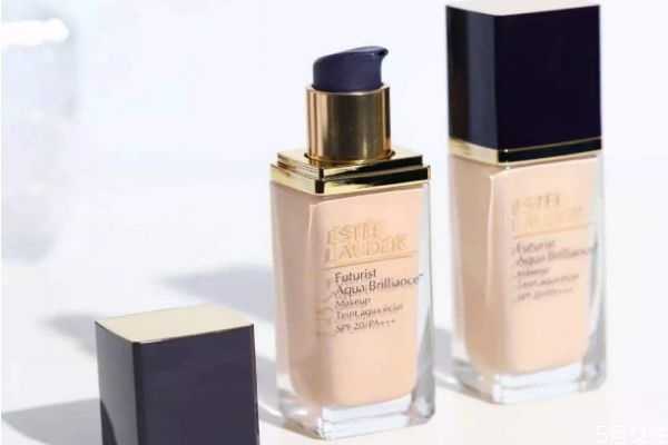 雅诗兰黛沁水1w0很白吗?雅诗兰黛粉底液1c0和1w0哪个白 雅诗兰黛沁水1w0很白吗?雅诗兰黛粉底液1c0和1w0哪个白