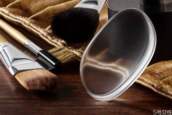 硅胶粉扑有什么作用呢?硅胶粉扑需要清洗吗 硅胶粉扑有什么作用呢?硅胶粉扑需要清洗吗