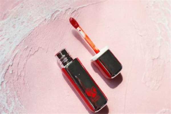 稚优泉小龙虾唇釉色号是哪款