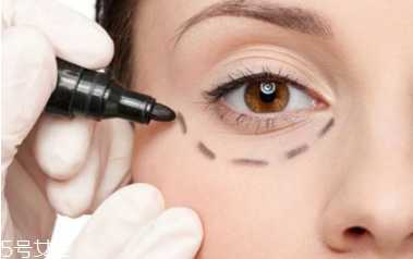 精油按摩眼部有什么效果？精油按摩眼部注意事项