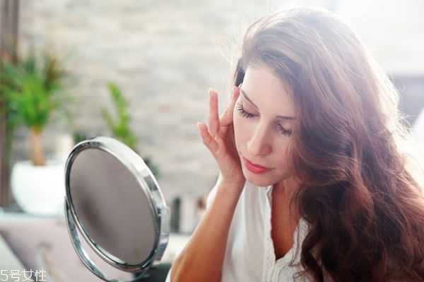 如何正确去角质