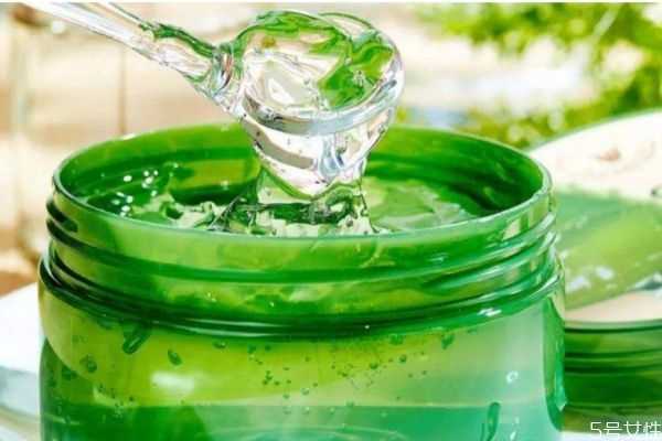 芦荟胶可以当水乳用吗?芦荟胶和水乳的顺序 芦荟胶可以当水乳用吗?芦荟胶和水乳的顺序