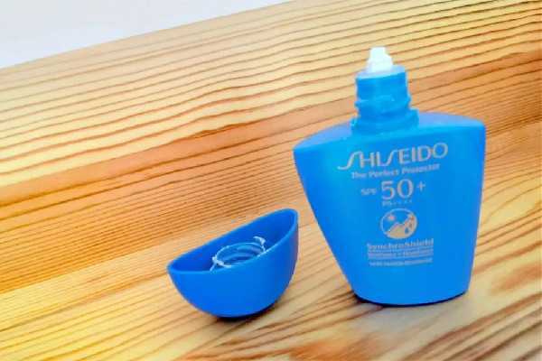 资生堂蓝胖子含酒精吗 资生堂蓝胖子含酒精吗