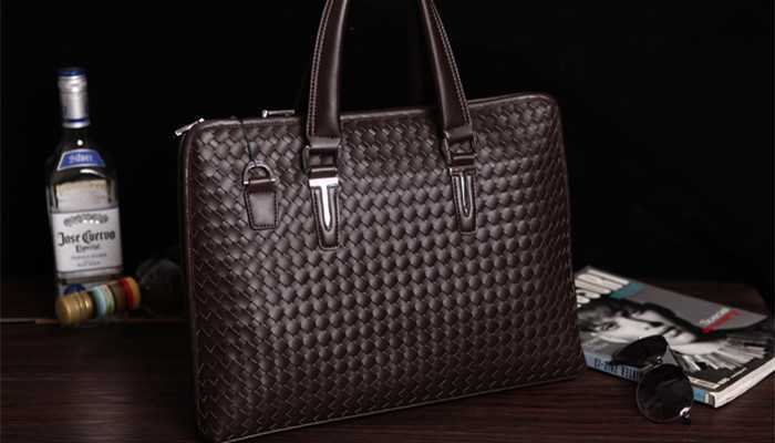 蔻驰专柜款和奥特莱斯款区别 蔻驰专柜款和奥特莱斯款区别