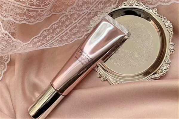 妆前乳用手还是美妆蛋