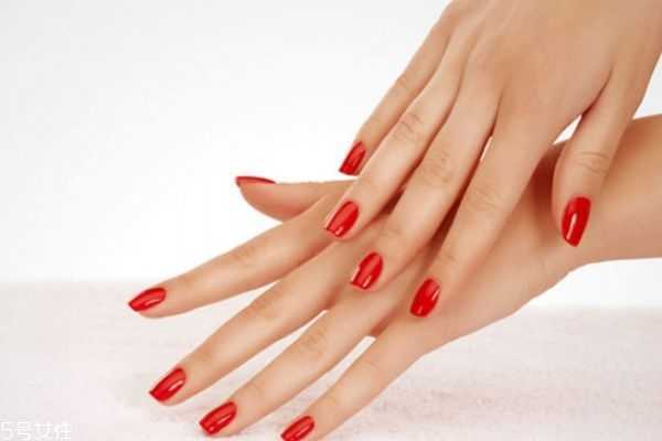 护手霜能当护脚霜用吗