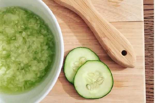 黄瓜水敷脸的正确方法