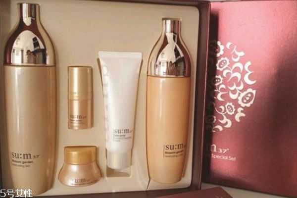 sum37哪个系列适合油性肌肤