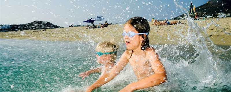 电镀泳镜和透明泳镜的区别