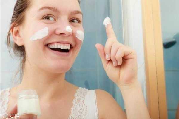 熬夜敷面膜有用吗