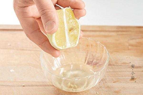 柠檬榨汁用去皮吗 柠檬榨汁用去皮吗