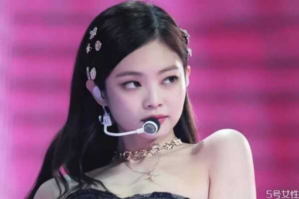 用什么化妆品可以提亮肤色？日常底妆的正确步骤