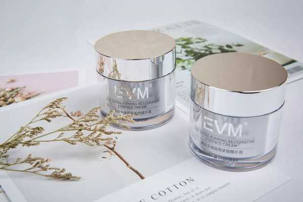 长脂肪粒跟眼霜有关系吗 长脂肪粒跟眼霜有关系吗