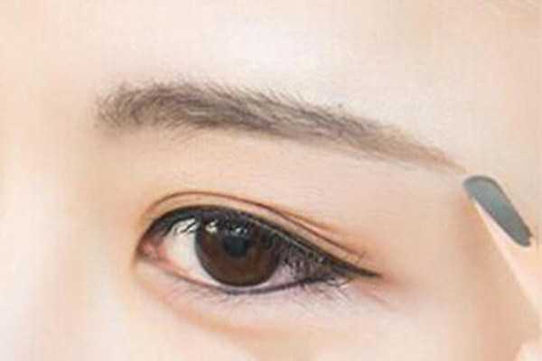 旋转眉笔怎么用？描眉有什么技巧