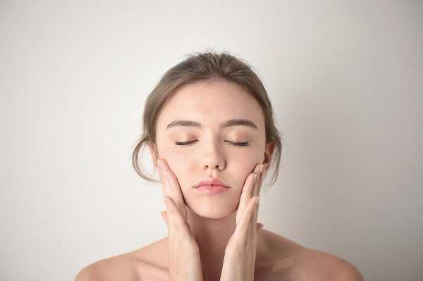 怎么去掉额头上的皱纹 怎么去掉额头上的皱纹