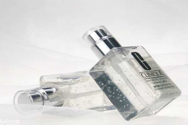 倩碧透明黄油和无油黄油的区别