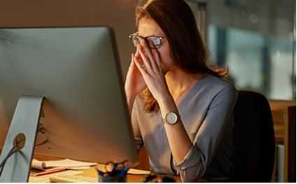 经常熬夜出现黑眼圈该怎么办? 经常熬夜出现黑眼圈该怎么办?