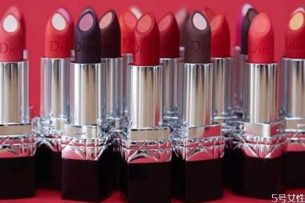 迪奥口红为什么有气孔？迪奥口红表面有水珠是怎么回事