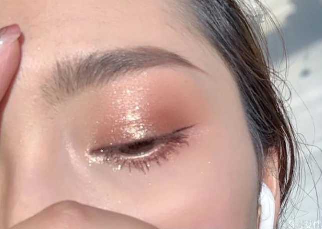 ct眼影是什么牌子 ct眼影是什么牌子