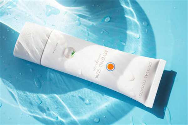 防晒霜和防晒喷雾有什么区别？防晒霜和防晒喷雾哪个好