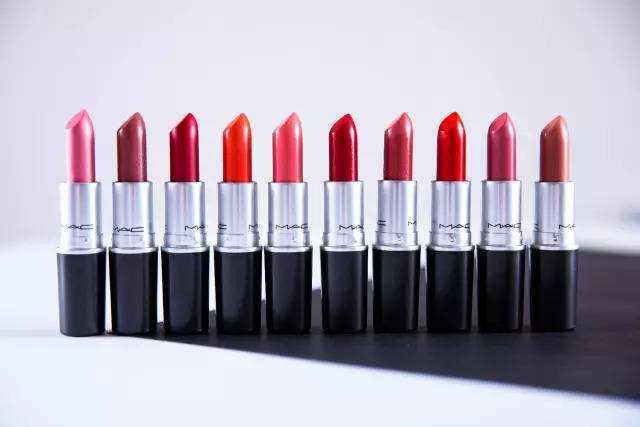 /哪个牌子的口红滋润好用持久