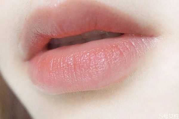 唇部护理怎么做?秋冬季如何护理唇部