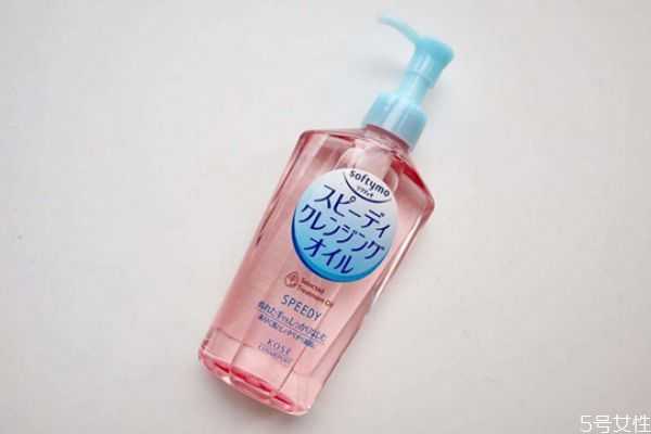 卸妆油需要用卸妆棉吗？卸妆油用完还需要用洗面奶吗