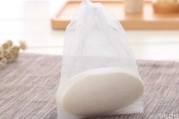 用起泡网洗脸的好处 起泡网的作用介绍