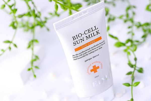 为什么要补涂防晒?防晒霜的正确涂抹步骤 为什么要补涂防晒?防晒霜的正确涂抹步骤