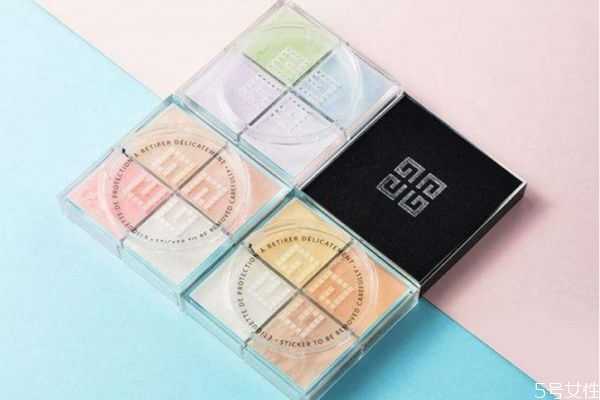 散粉可以用什么代替？散粉和定妆喷雾哪个好用