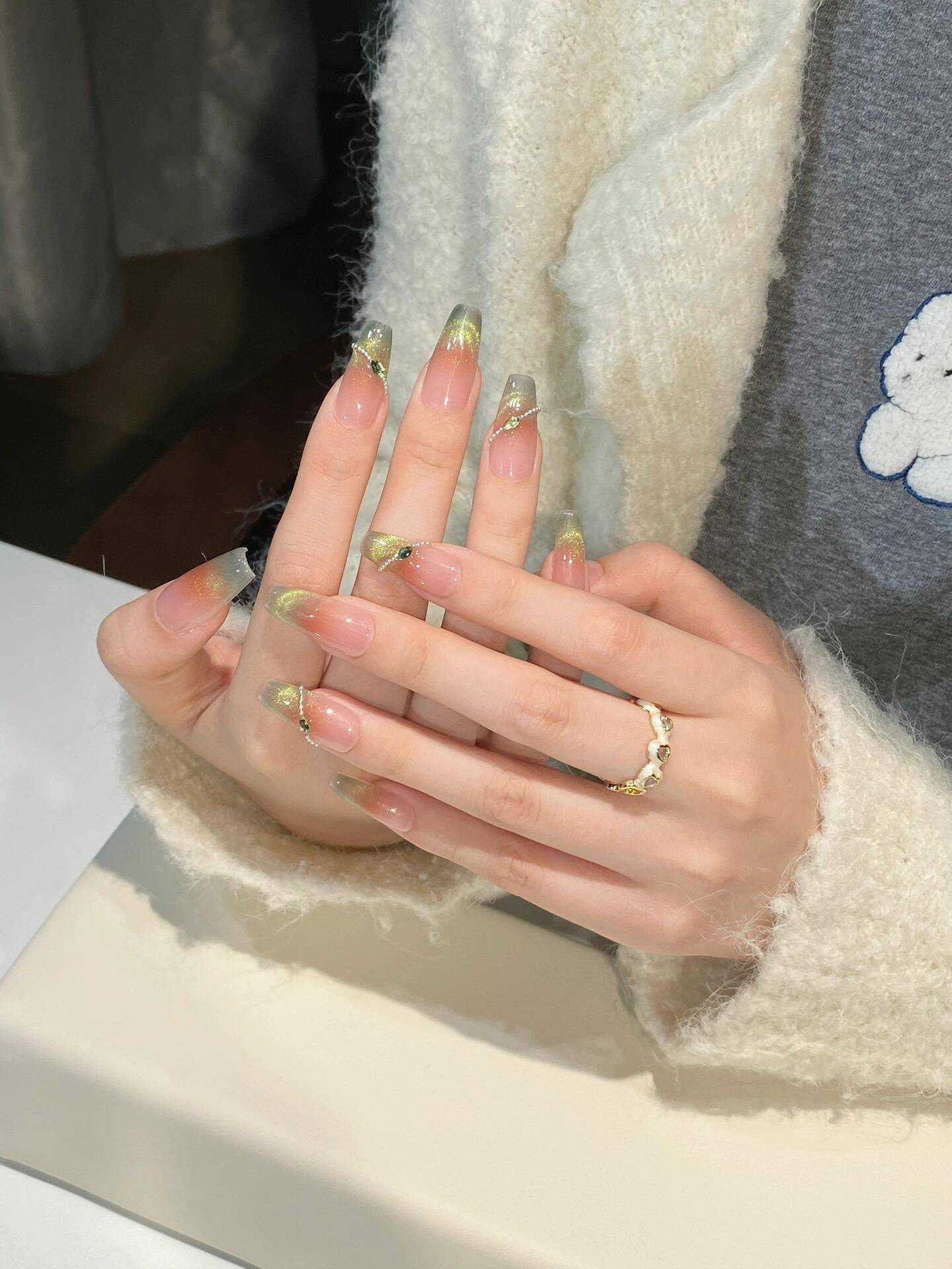 哪个猫眼颜色指甲好看 哪个猫眼颜色指甲好看