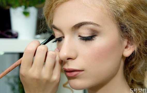 眉笔保质期一般是多久?眉笔过期了还能用吗 眉笔保质期一般是多久?眉笔过期了还能用吗