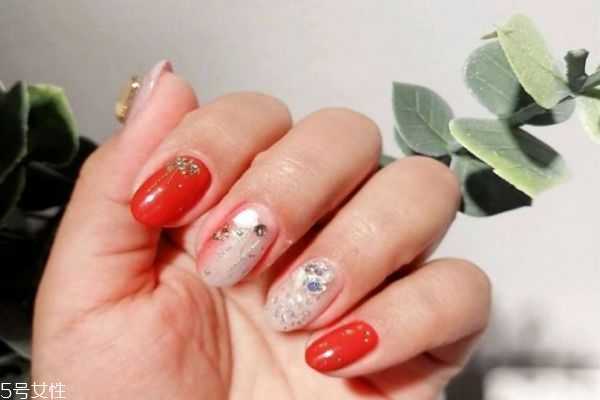 夏季晕染美甲教程 晕染渐变美甲教程步骤