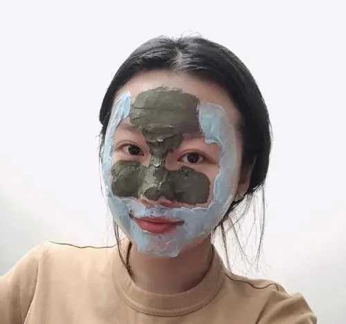 涂抹面膜 VS 贴片面膜哪一个比较好用 涂抹面膜 VS 贴片面膜哪一个比较好用