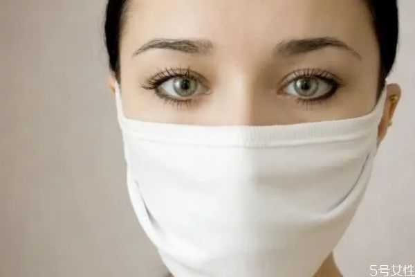 化妆之后如何避免沾口罩？如何戴口罩不掉妆