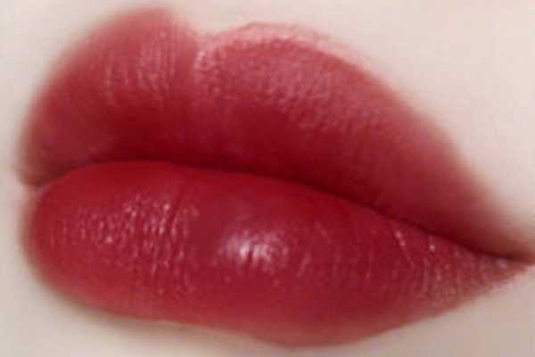 黑皮肤适合完美日记什么色号? 黑皮肤适合完美日记什么色号?