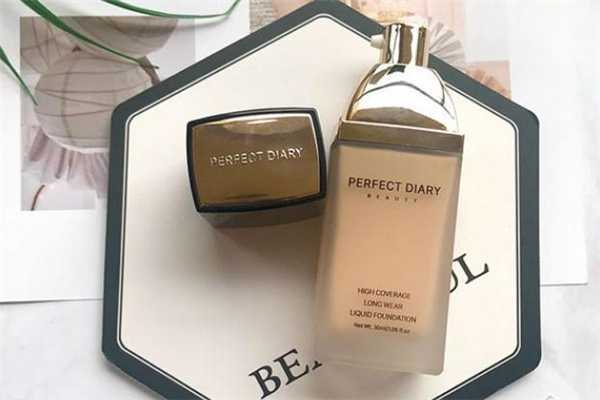 完美日记小金盖和黑盖哪个好?小金盖和黑盖的区别 完美日记小金盖和黑盖哪个好?小金盖和黑盖的区别