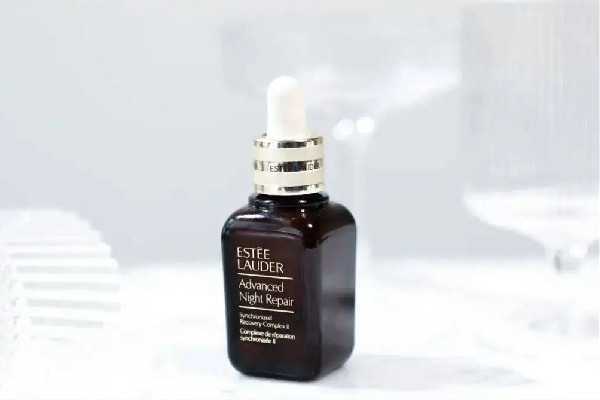 雅诗兰黛小棕瓶是早晚使用吗