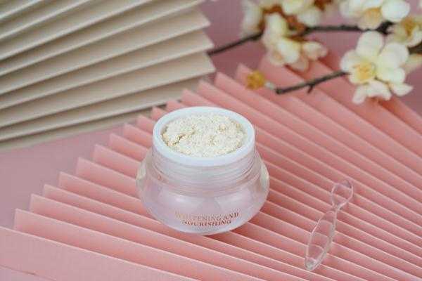 贵妇膏要用卸妆水卸吗?贵妇膏要早晚用吗 贵妇膏要用卸妆水卸吗?贵妇膏要早晚用吗