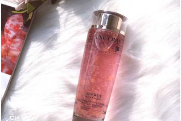 兰蔻玫瑰花瓣水适合肤质年龄