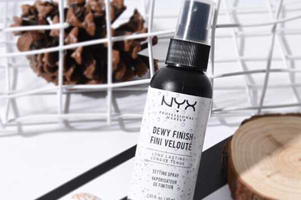 mac定妆喷雾好用吗 mac定妆喷雾好用吗