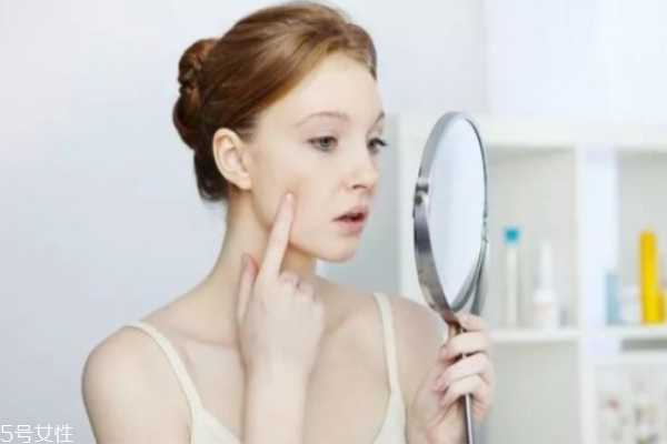 牙膏洗脸美白吗